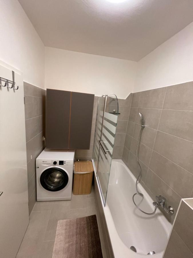 Ruhige Ferienwohnung Росток Екстер'єр фото